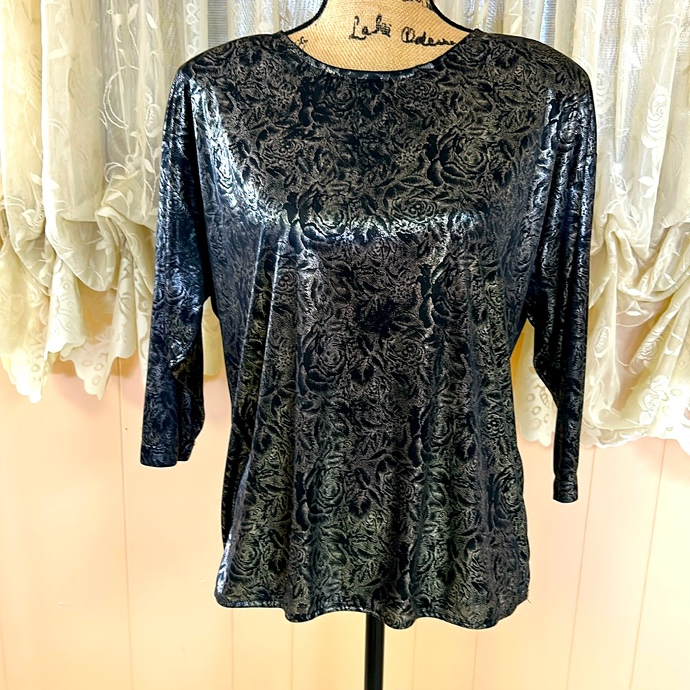 Trimmings vintage top size medium.